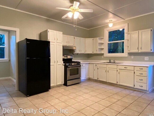Building Photo - 3 br, 2 bath House - 142 West Street