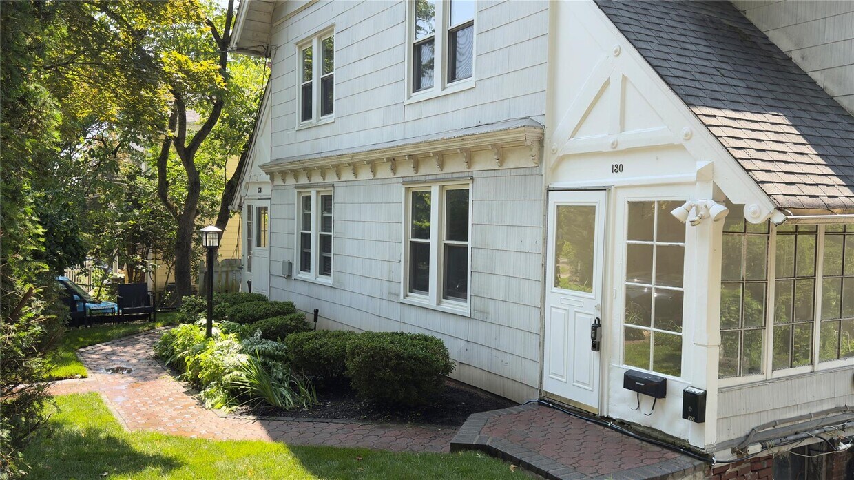 Foto principal - 130 Rockland Ave