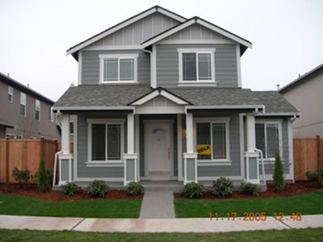 Foto del edificio - Cute Cookie Cutter Home! Great Location!