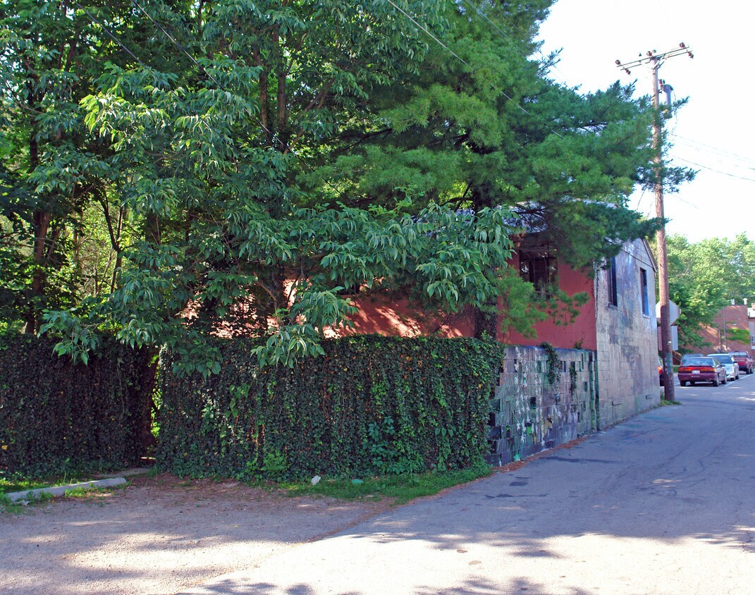 Building Photo - 230 Corry St