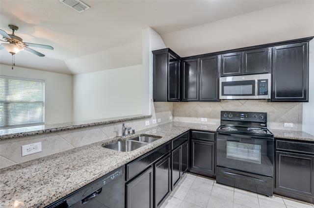 Foto del edificio - 8928 Holliday Ln