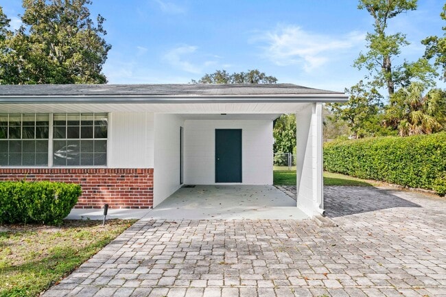 Building Photo - Great 4 bedroom 2 bath home in NW Gainesville