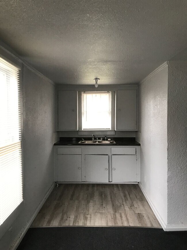 Foto del edificio - 5204 Francis St