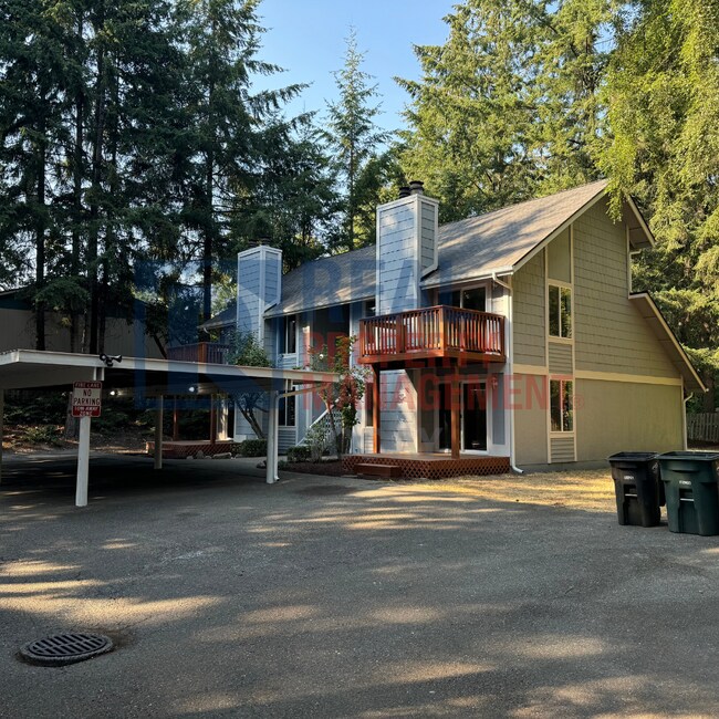 Building Photo - Freshly Updated 1-Bedroom Loft Featuring a...