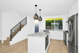 Building Photo - 8609 39th Ave S