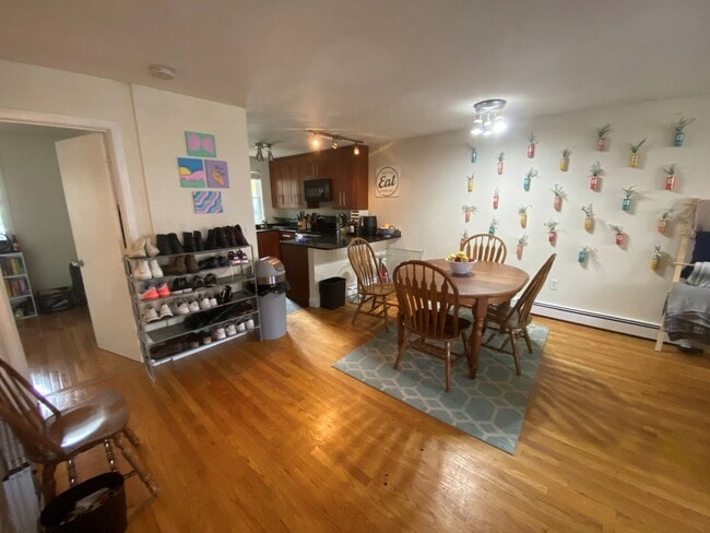 Building Photo - 1434 Tremont St