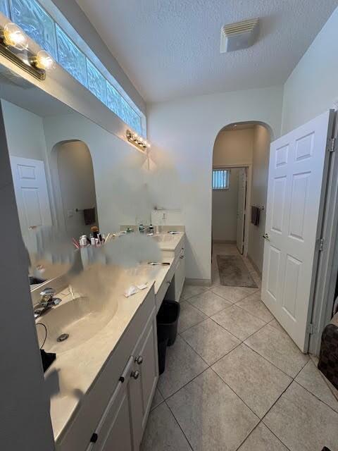 Foto del edificio - 8010 Bellafiore Way