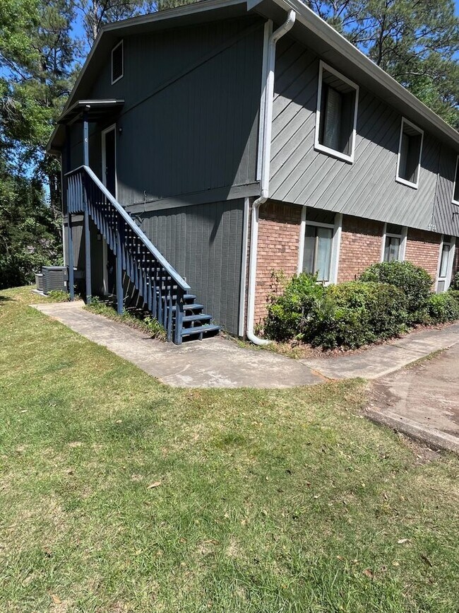 Foto del edificio - 3732 Donovan Dr
