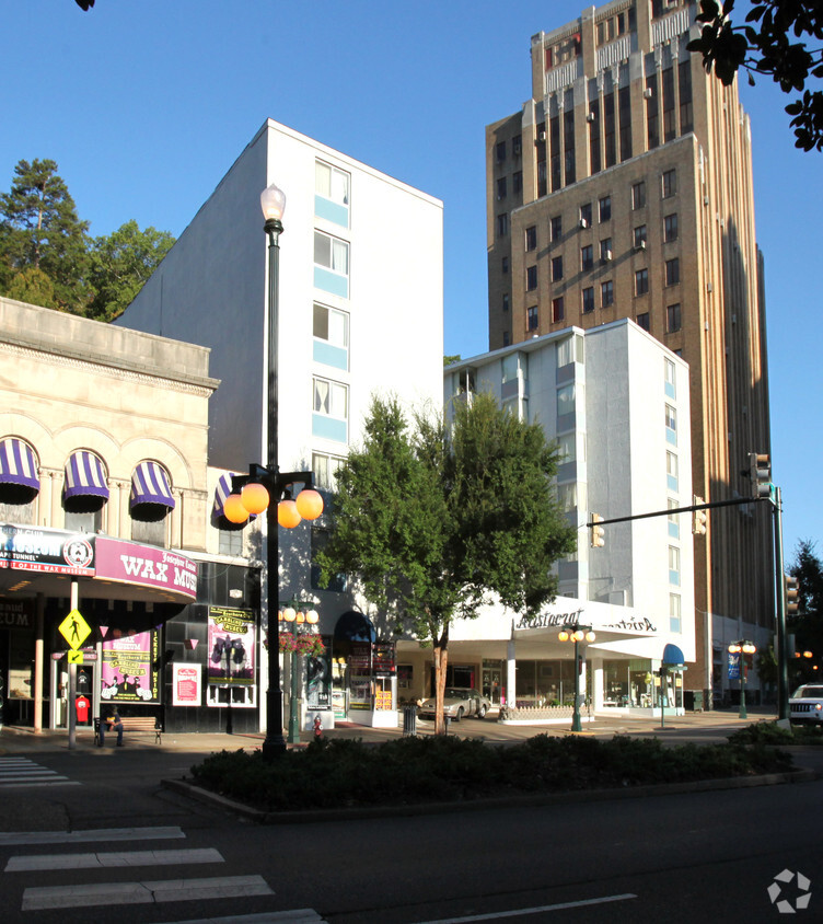 Foto del edificio - Aristocrat Manor