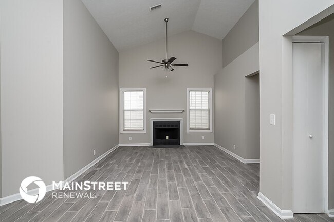 Building Photo - 2014 Valley Dr