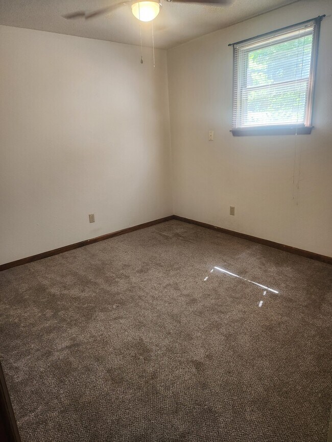 Bedroom 1 - 308 S Mulberry St