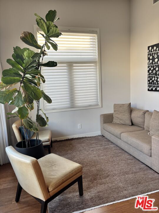 Foto del edificio - 248 S La Peer Dr