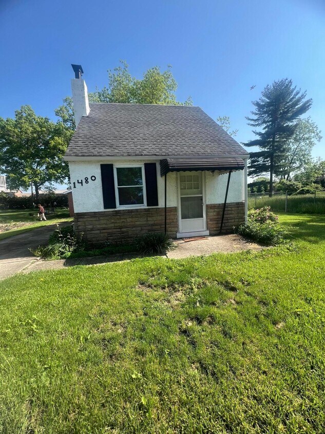 Foto principal - 1480 Marsdale Ave