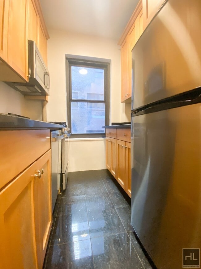 Building Photo - EAST 56 STREET