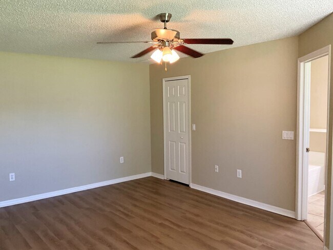 Building Photo - 2314 Umbrella Tree Dr
