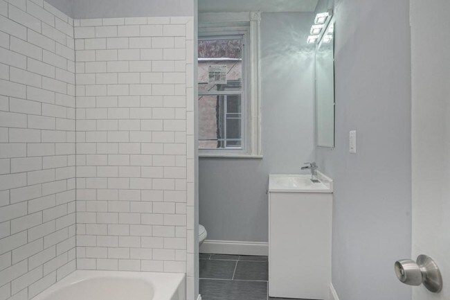 Foto del edificio - 5847 Willows Ave