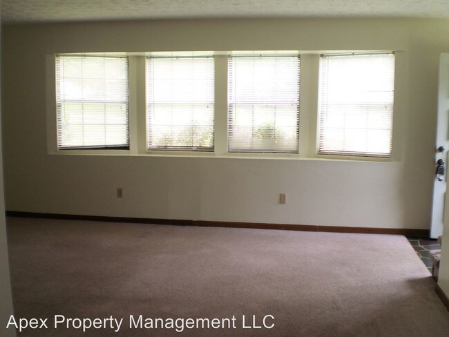 Foto del edificio - 109 Golfcrest Ln