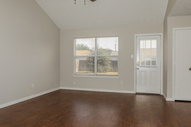 Building Photo - 16213 N View Ct