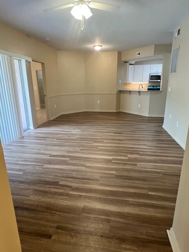 Living Hall-K - 5512 Metrowest Blvd