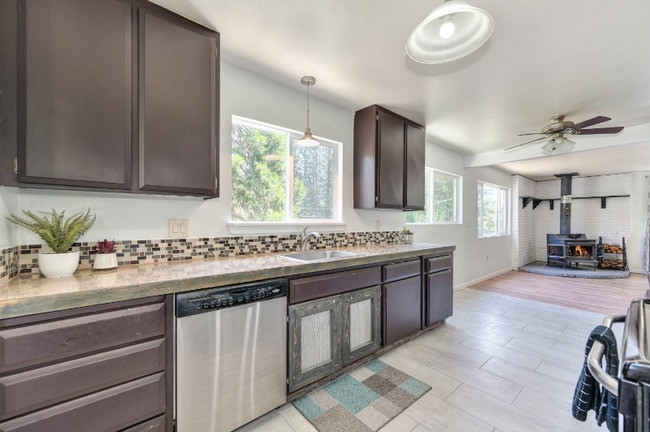 Building Photo - 6273 Dolly Varden Ln