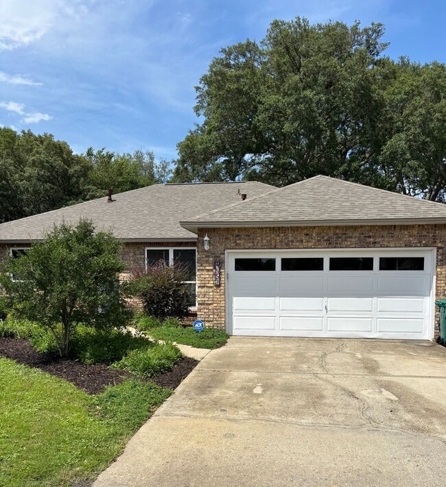 Building Photo - 4457 Parkwood Square