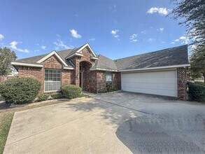 Building Photo - 1715 Nestledown Dr