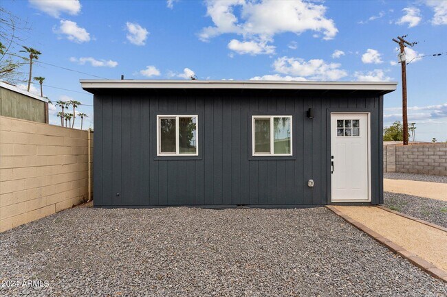 Foto del edificio - 1548 N Upland Cir