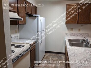 Building Photo - 7460 W Holbrook Ln