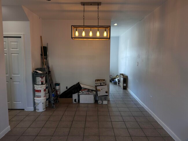 Building Photo - 2445 Monarch Dr
