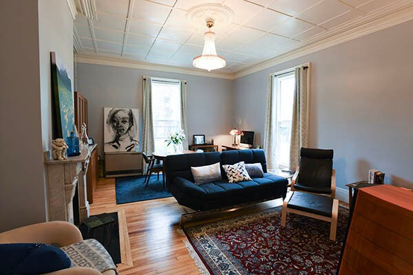 Unidad 1 Sala de estar - 147 Pleasant Ave