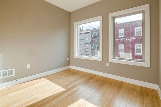 Foto del edificio - Queen Village Townhome