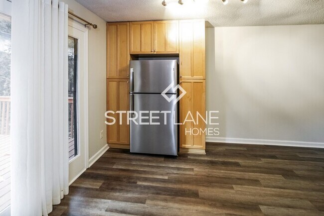 Foto del edificio - Charming 5 Bedroom in Knoxville, TN!!