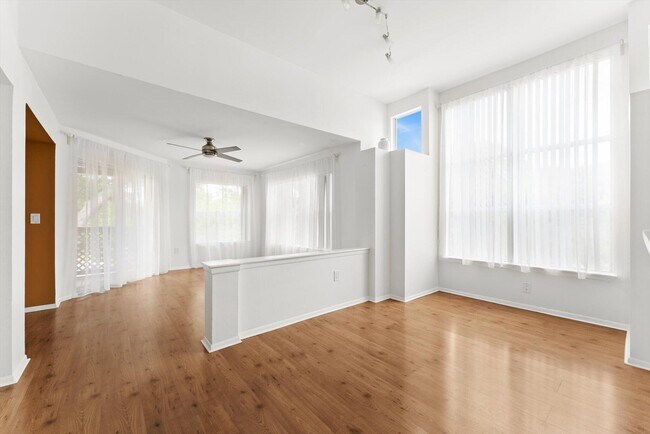 Building Photo - 4807 Via Palm Lakes Via