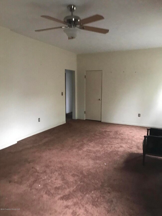 Foto del edificio - 925 N Webster Ave