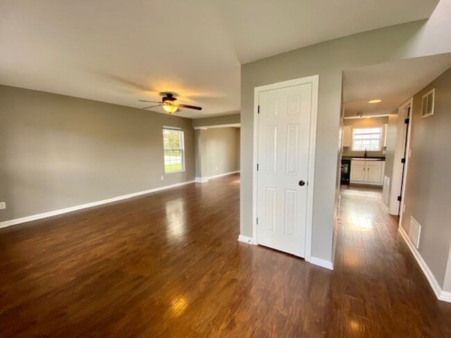 Building Photo - COMING SOON!! 3 Bedroom 2.5 Bathrooms in McCordsville!