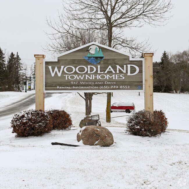Foto del edificio - Woodland Townhomes
