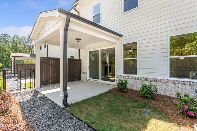 Foto del edificio - Downtown Alpharetta Luxury Townhome