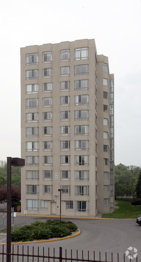 Building Photo - 270 Davis Dr