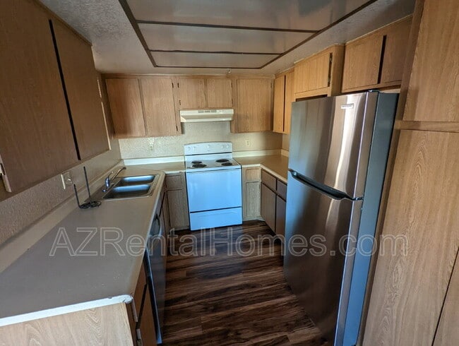 Building Photo - 8155 E Roosevelt St