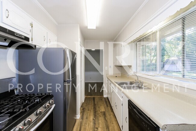 Foto del edificio - 3356 Wedgewood Drive