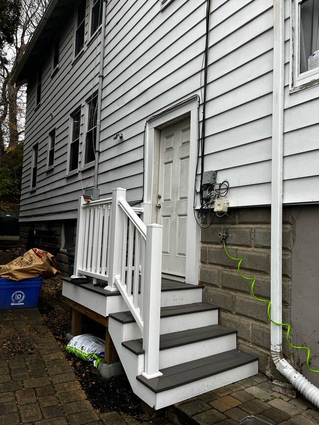 Foto del edificio - 419 Summer St