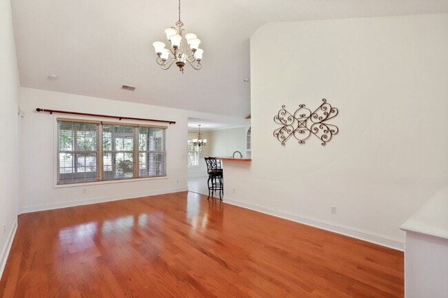 Building Photo - 3Bed/2Bath unfurnished home with lagoon vi...