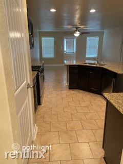 Foto del edificio - 5 br, 3.5 bath House - 15441 Bobwhite Quai...