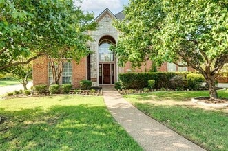 Building Photo - 801 Camelot Ct