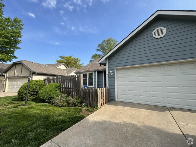Building Photo - 5308 NW 85th St