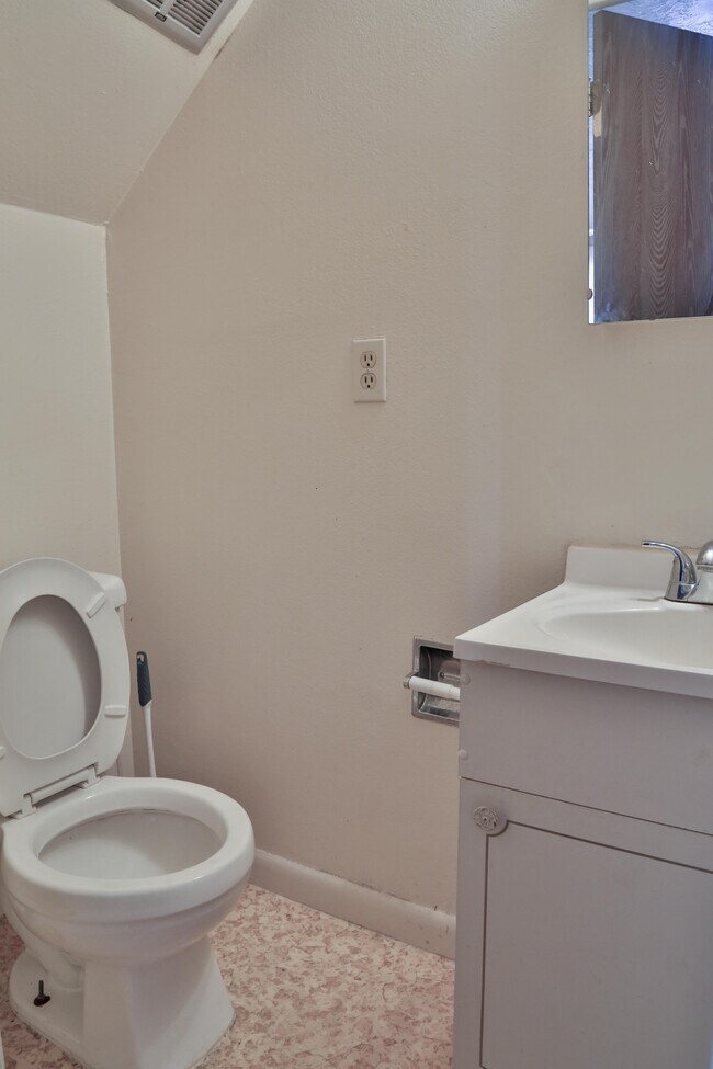 255 River View Dr Unit 3, Green River, WY 82935 255 River View Dr Green River, WY Apartments