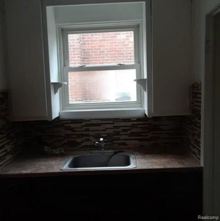 Foto del edificio - 11235 Lakepointe St