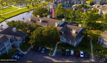 Building Photo - 800 Ironwood Dr