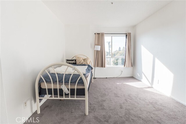 Building Photo - 450 E 4th St