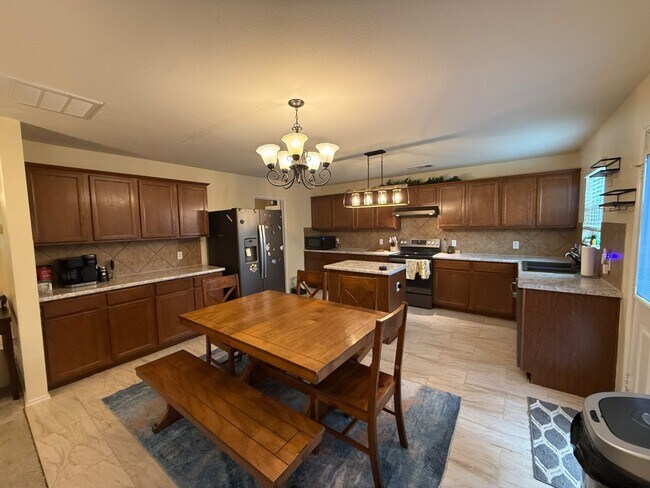 Foto del edificio - 9212 Devonshire Ct